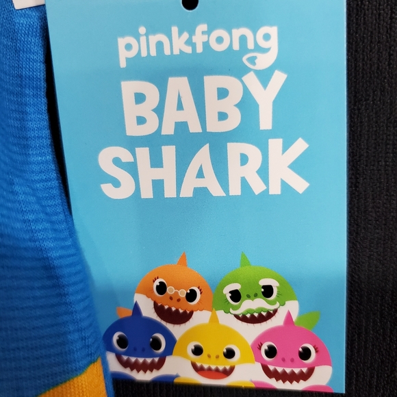 🆕️ Baby Shark pjs - Picture 4 of 6